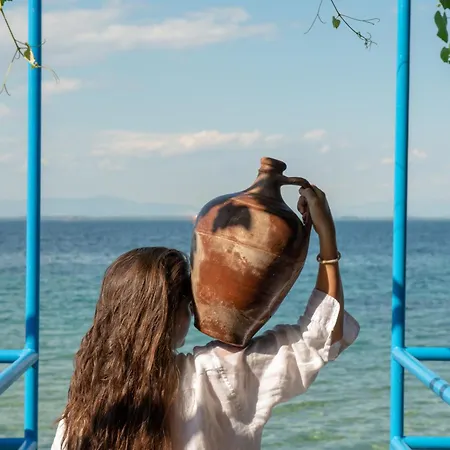 فيلة The Old Pottery Art Retreat