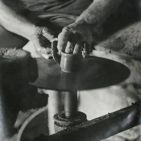 The Old Pottery Art Retreat لايميناس