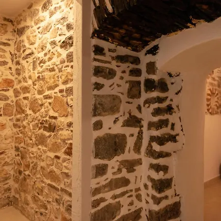 The Old Pottery Art Retreat فيلة لايميناس